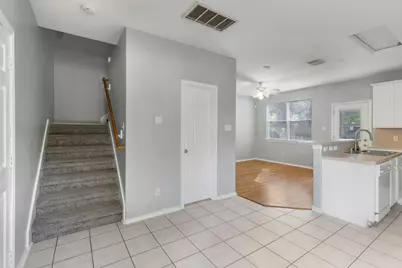 229 E Summerhaze Circle, The Woodlands, TX 77382 - Photo 6