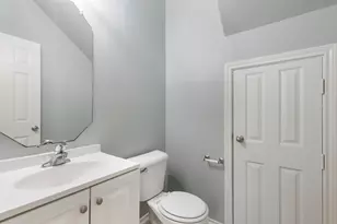 229 E Summerhaze Circle, The Woodlands, TX 77382 - Photo 8