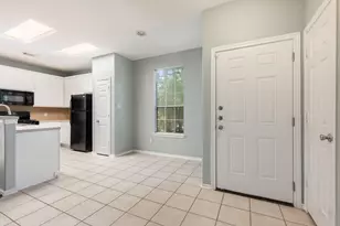 229 E Summerhaze Circle, The Woodlands, TX 77382 - Photo 6