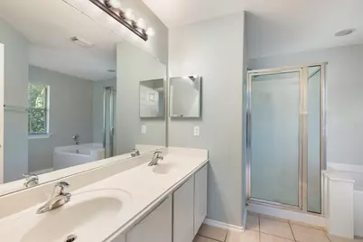 229 E Summerhaze Circle, The Woodlands, TX 77382 - Photo 20