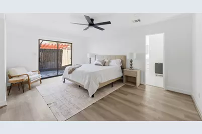 303 E Fair Harbor Lane, Houston, TX 77079 - Photo 18