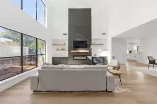 303 E Fair Harbor Ln, Houston, TX 77079 - Photo 4