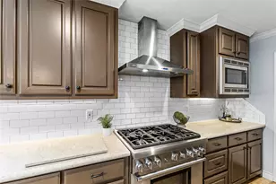 112 April Wind Dr E, Montgomery, TX 77356 - Photo 10