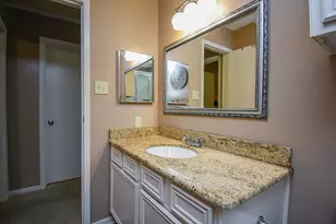 1730 Ave C, El Campo, TX 77437 - Photo 40