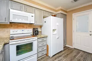 1730 Ave C, El Campo, TX 77437 - Photo 22