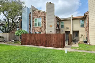 1730 Ave C, El Campo, TX 77437 - Photo 1