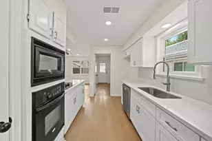 2931 Kevin Ln, Houston, TX 77043 - Photo 12