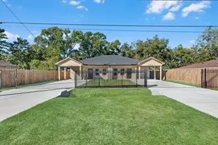 8709 Wheatley St, Houston, TX 77088 - Photo 24