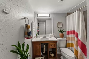 3085 Walnut Bend Ln, Houston, TX 77042 - Photo 14