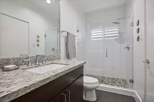 305 Peden St, Houston, TX 77006 - Photo 26