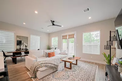 5209 Pinemont Creek Lane, Houston, TX 77018 - Photo 14