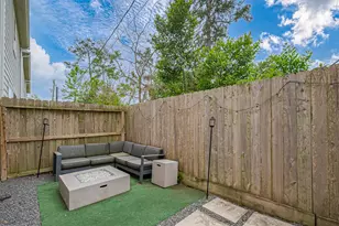 5209 Pinemont Creek Ln, Houston, TX 77018 - Photo 16