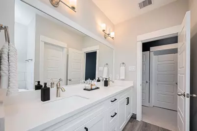 5209 Pinemont Creek Lane, Houston, TX 77018 - Photo 8
