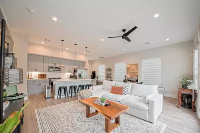 5209 Pinemont Creek Lane, Houston, TX 77018 - Photo 2