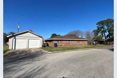 2801 6th Avenue N, Texas City, TX 77590 - Photo 4