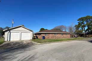 2801 6th Ave N, Texas City, TX 77590 - Photo 4