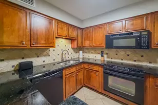2574 Marilee Ln, Houston, TX 77057 - Photo 6