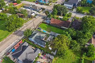 5604 Elysian St, Houston, TX 77009 - Photo 8