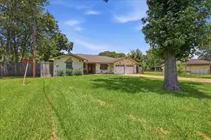 8830 Blaylock Ln, Beaumont, TX 77707 - Photo 2