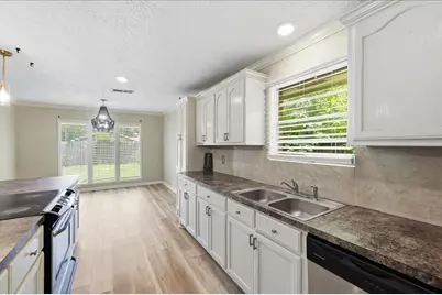 8830 Blaylock Lane, Beaumont, TX 77707 - Photo 12