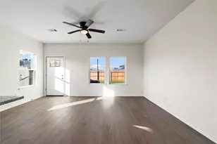 7101 Weyburn St, Houston, TX 77028 - Photo 12