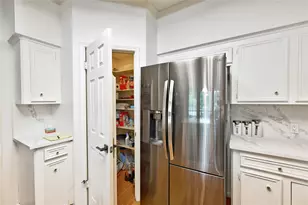 1925 E Lake Dr, Huntsville, TX 77340 - Photo 18