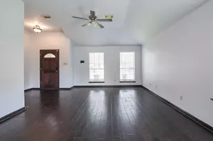 4525 Allegro Dr, Seabrook, TX 77586 - Photo 4