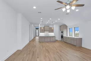 18919 Madonna Lily Ct, Hockley, TX 77447 - Photo 2