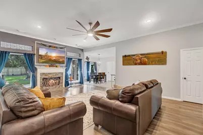 3102 E Elm Circle, Katy, TX 77493 - Photo 10