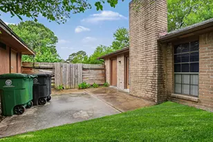 2702 Meandering Trail, Houston, TX 77339 - Photo 18