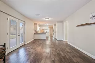 301 Mimosa Dr, Hitchcock, TX 77563 - Photo 8