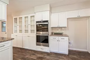 301 Mimosa Dr, Hitchcock, TX 77563 - Photo 12