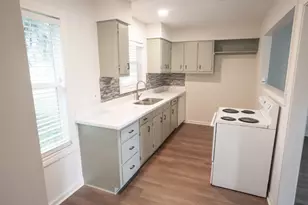 55 Elm Ct, Lake Jackson, TX 77566 - Photo 4