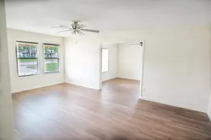 55 Elm Ct, Lake Jackson, TX 77566 - Photo 10