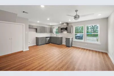 7804 Crestview Drive #B, Houston, TX 77028 - Photo 2