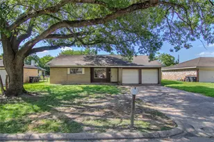 820 Midas Ln, Alvin, TX 77511 - Photo 1
