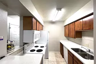 10211 Sugar Branch Dr, Houston, TX 77036 - Photo 4