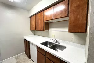 10211 Sugar Branch Dr, Houston, TX 77036 - Photo 6