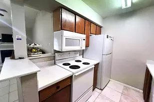 10211 Sugar Branch Dr, Houston, TX 77036 - Photo 8