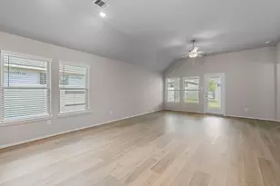 2415 Honeyberry Shrub Dr, Manvel, TX 77578 - Photo 12