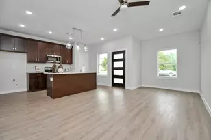 9808 Nedwald St, Houston, TX 77029 - Photo 18