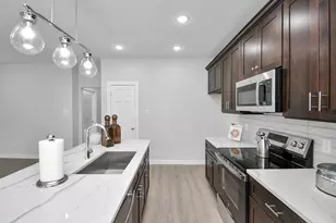 9808 Nedwald St, Houston, TX 77029 - Photo 16