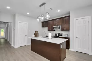 9808 Nedwald St, Houston, TX 77029 - Photo 10