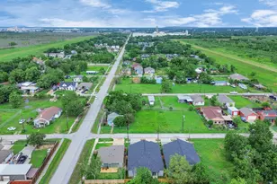 9808 Nedwald St, Houston, TX 77029 - Photo 6