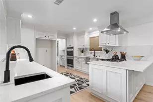 10911 Riverview Dr, Houston, TX 77042 - Photo 16