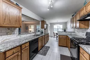 13507 Beech Ridge Ln, Houston, TX 77083 - Photo 12