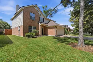 13407 Barton Meadow Ln, Rosharon, TX 77583 - Photo 2