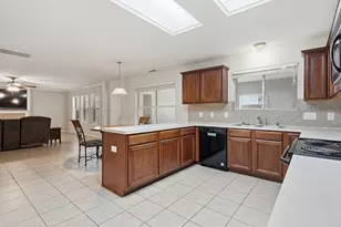 13407 Barton Meadow Ln, Rosharon, TX 77583 - Photo 12