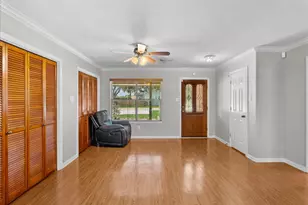 607 Sharondoah Dr, Highlands, TX 77562 - Photo 8