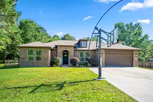 13351 Hidden Manor Ct, Willis, TX 77318 - Photo 2